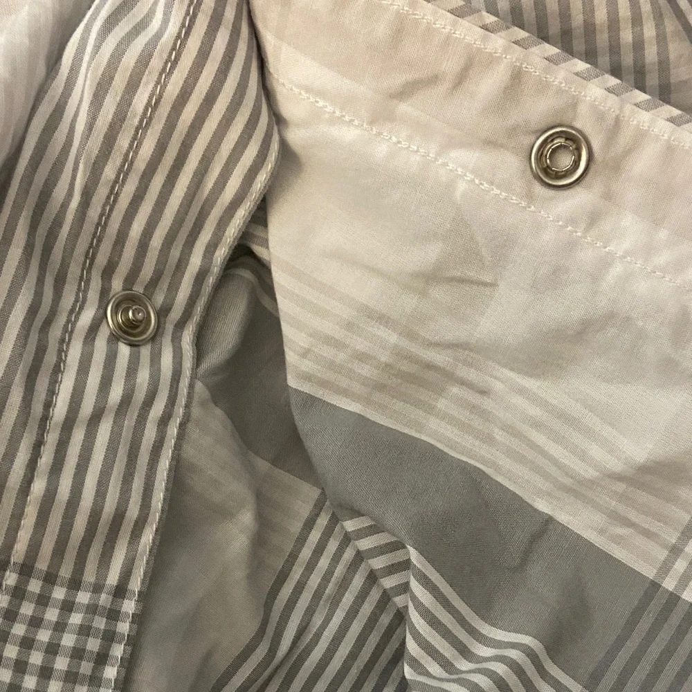 Old Navy Gray and White Plaid Snap-Front Shirt size small